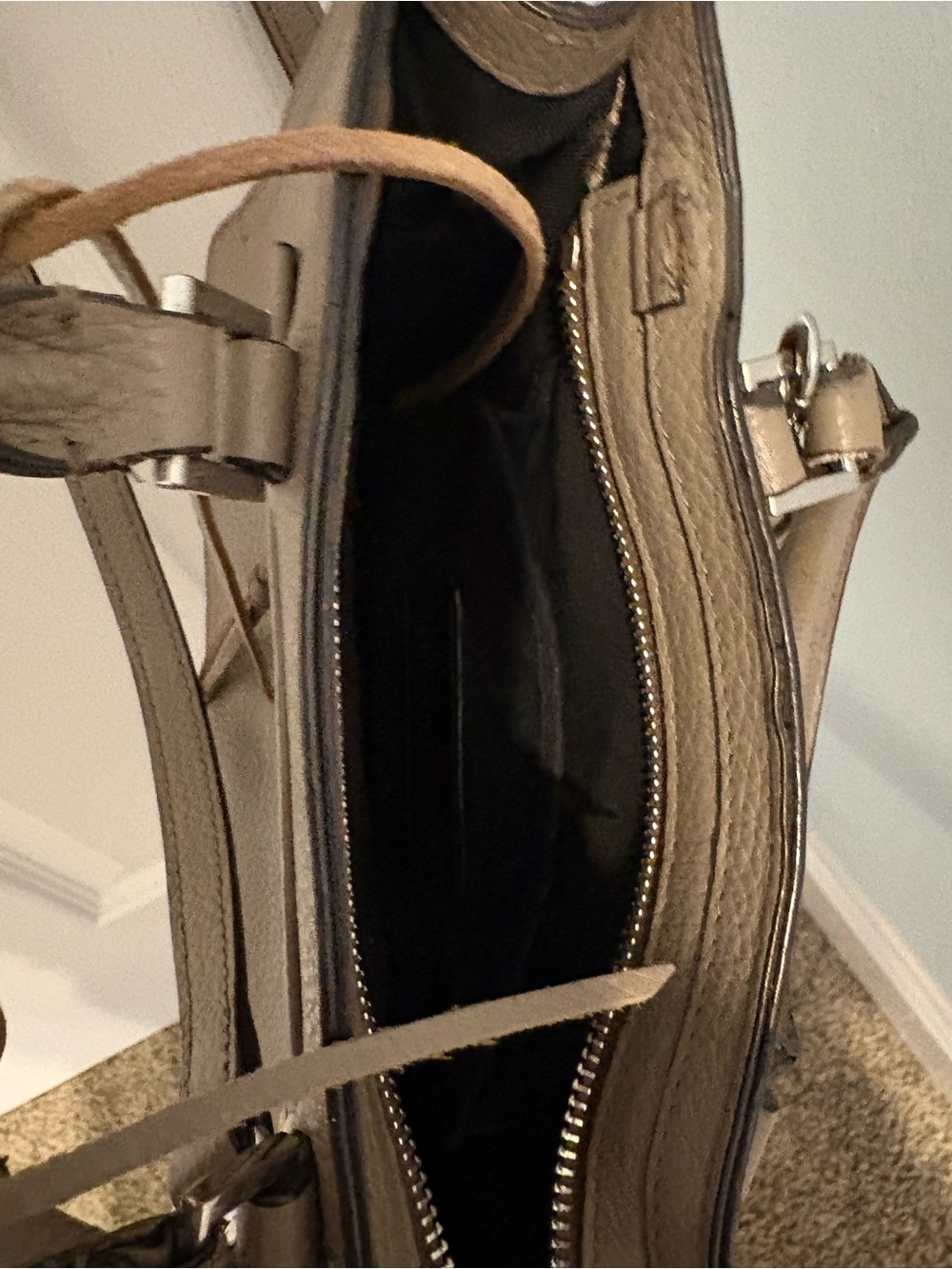 Rebecca Minkoff Micro Regan
Satchel Gray Crossbody Bag